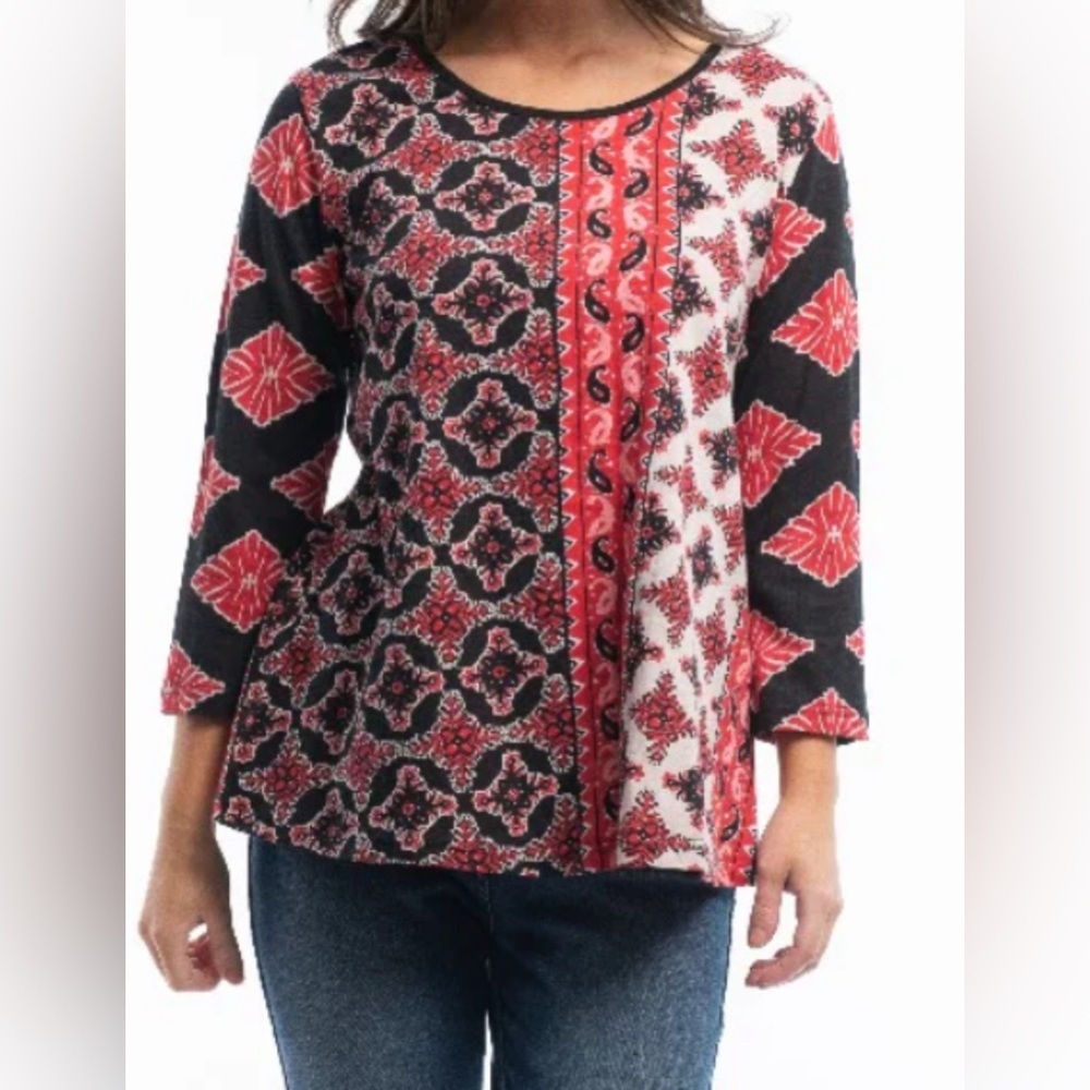 NWT Orientique Womens Sz: 1X Round Neck 3/4 Sleeve Red Floral Paisley Top.
